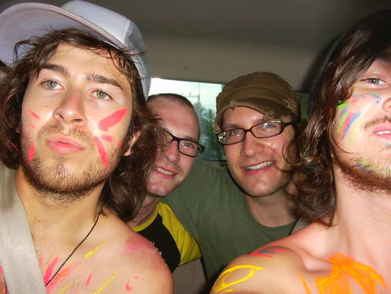 Nachdem wir uns verlaufen hatten, haben uns diese Jungs mit ihrem Jeep mitgenommen. Wenn ich so darueber nachdenke waren die Beiden nicht mehr ganz nuechtern.