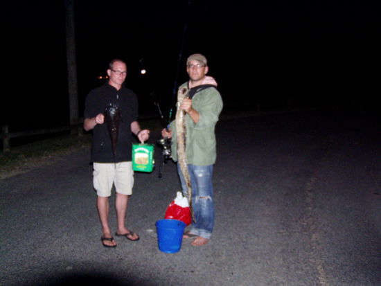na toll - jetzt muessen wir die fische noch ausnehmen