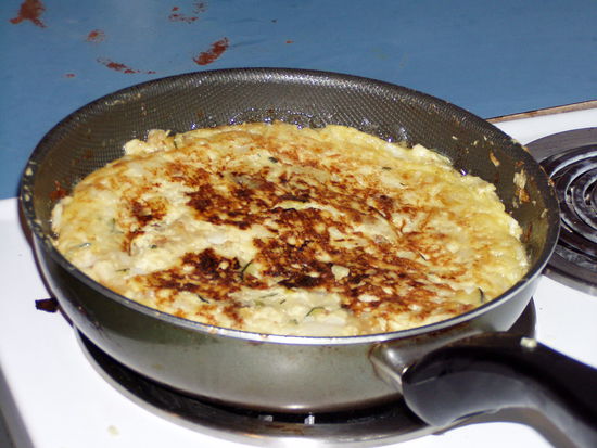 spezialitaet aus spanien - gebratener kartoffelkuchen mit ei und zucchini (sehr, sehr lecker!!)