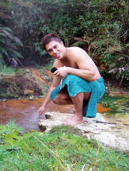 der kleinste pool ist so heiss, da koennte man seine eier darin kochen