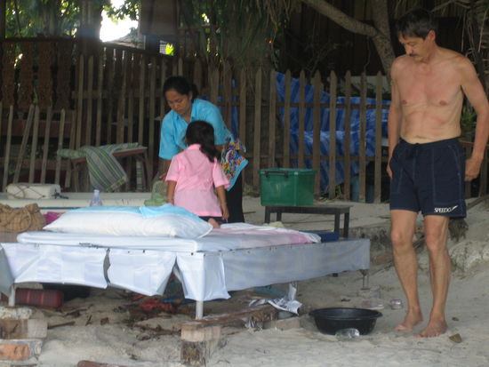 Thaimassage-Stand am Strand von Koh Samui