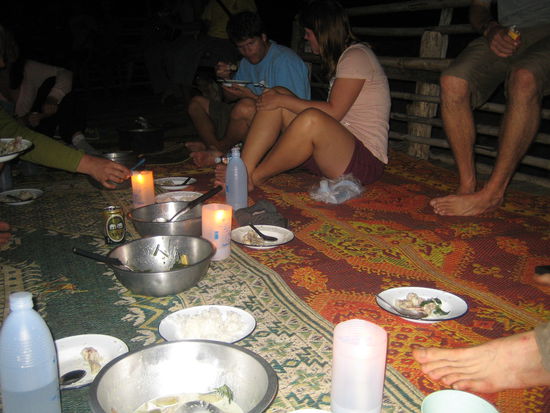 Abendessen auf der Terrasse der Bambushuette