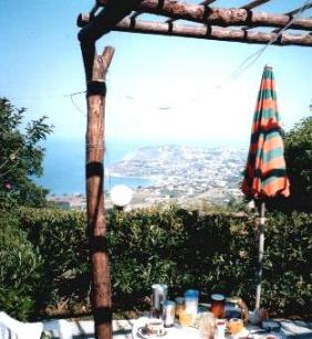 Blick auf Capo Vaticano von unserer Frühstückssterrasse