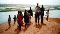 Rote Düne am Ufer des Niger bei Gao