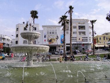 Tanger: Großer Platz mit RIF-Kino