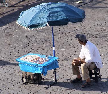 Marrakesch: Süßigkeitenverkäufer