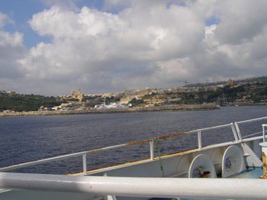 Anfahrt des Hafens Mgarr auf Gozo