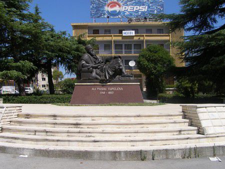 Tepelena: Ali-Pasha-Denkmal