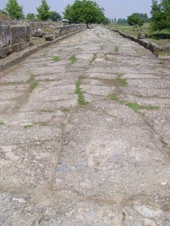 Das antike Dion: gepflasterte Hauptstraße