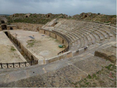 Uthina: Amphitheater