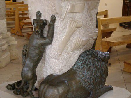 Lucera: Dom innen - Detail