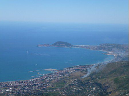 Monte Redentore: Blick auf den Golf von Gaeta