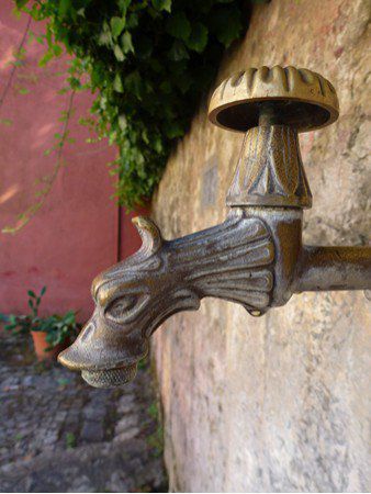 Abtei Fossanova: Wasserhahn