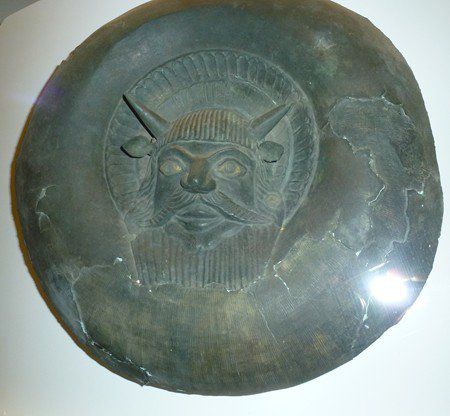 Tarquinia: Archäologisches Museum - etruskisches Bronzeschild