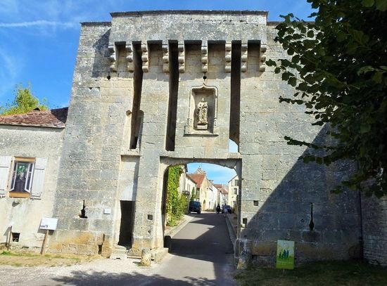 Flavigny-sur-Ozerain - Stadttor