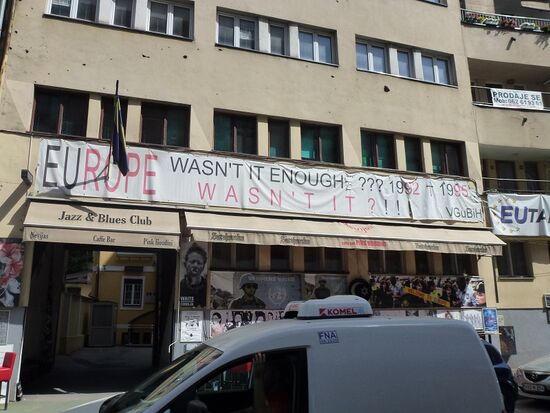 Sarajevo - Transparent gegen neuen Krieg