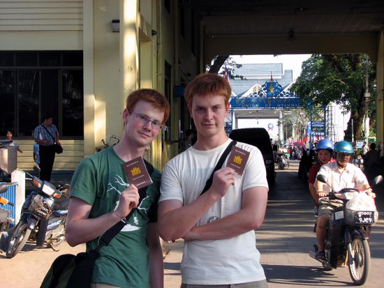 Bruederchen und ich mit unseren coolen neuen "Paessen"