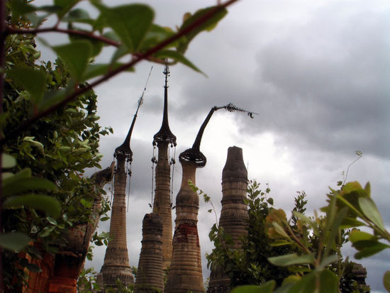 ein paar der 1050 Pagoden von In Dein