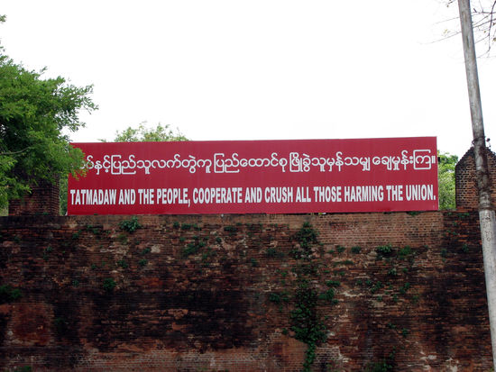 nette Hinweisschilddchen fuer die Einheimischen