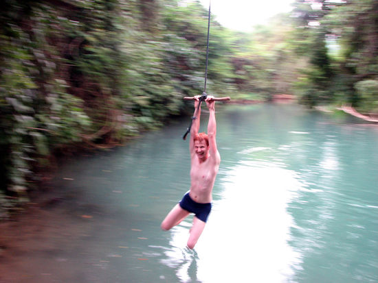der selbe Tuempel
(nach ein paar Spruengen)