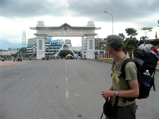ein Servus nach China
(dort war das Wetter (sowie die Stadt) aber genauso haesslich)