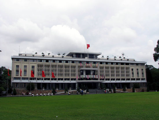 Reunification Palace
(erinnert wirklich ein wenig an DDR-Ostblock-Architektur)