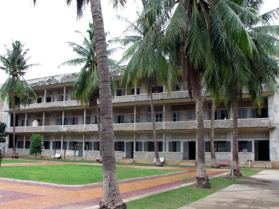 die ehemalige Schule...