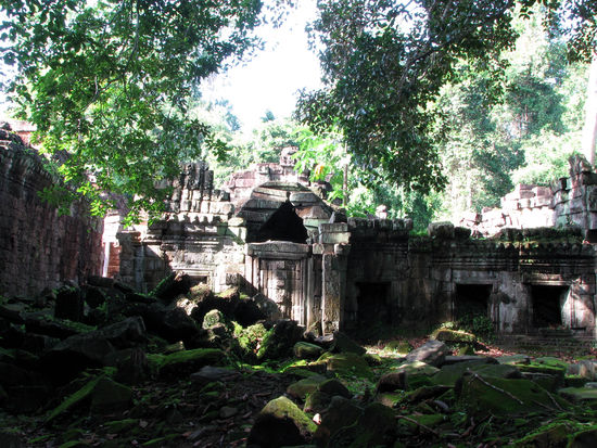 Preah Khan
(einer der groessten Einzeltempel)