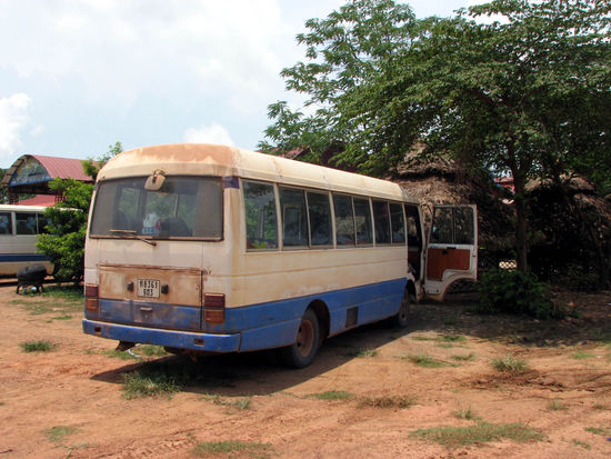 unser "Hightech-Gelaendebus"
(wer noch keine Probleme mit dem ruecken hat, hier bekommt er sie)