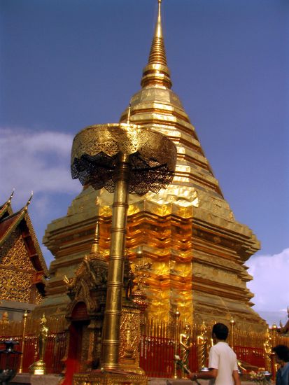 das Tempelzentrum
(hier darfs ruhig auch mal ein bisschen mehr BlinBling sein)