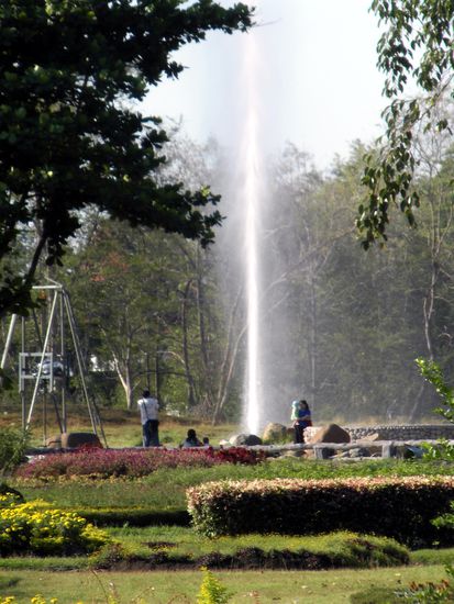 Mittelpunkt der ganzen Anlage...der Geysir