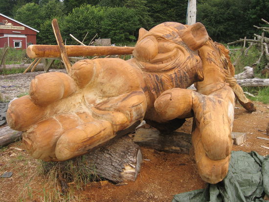 Spielplatzkunst wird hier auch gemacht.