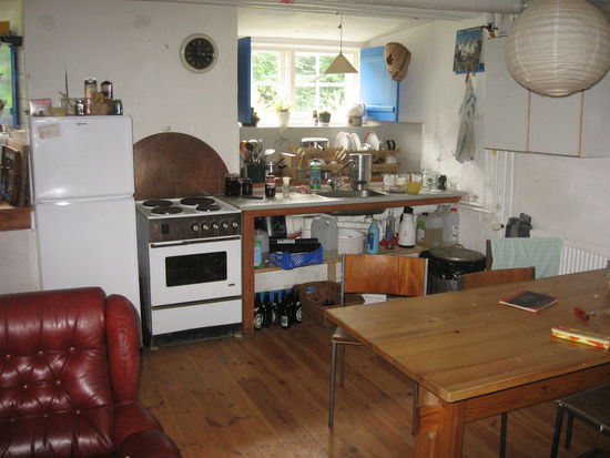 Die Kueche fuer die Gaeste im Keller.