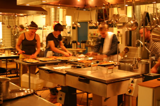 Hier die Leute die gerade mit Kochen dran waren.