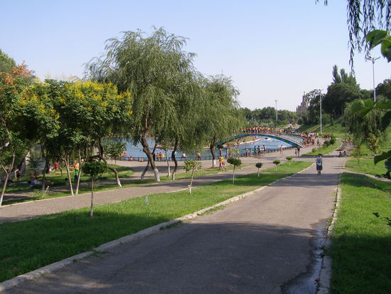 mit Bademöglichkeit .