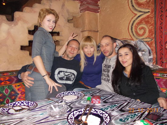 Party, schade das ich im gegebenen Moment nicht mal mitbekommen habe wo da meine Hand platziert war. 