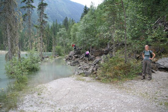 Neben der Ueberschwemmung beachte man uebrigens meine neue Outdoorhose (sponsored by meinen Lieblingskollegen von McCann - Thank you!!!!)
