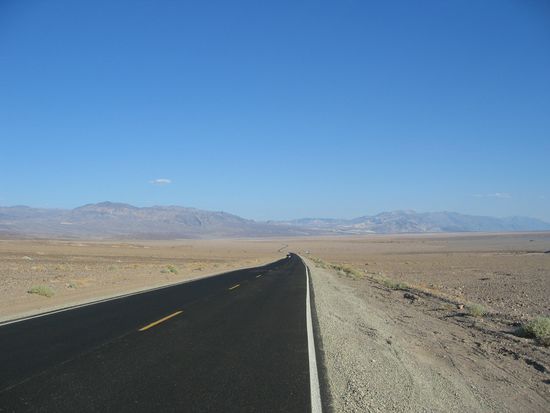 Hwy 190 - Alleine in the middle of nowhere