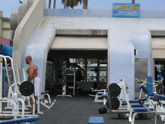 Muscle Beach - Puhhh!