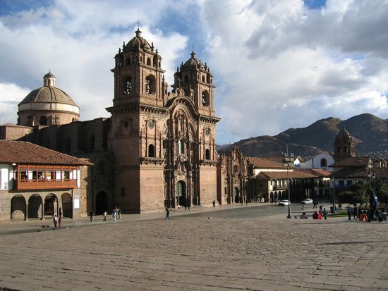 La Compania de Jesus am Plaza Armas