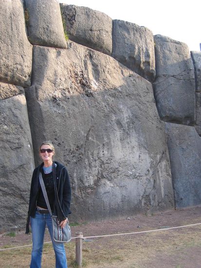 Der groesste Stein wiegt 160t...