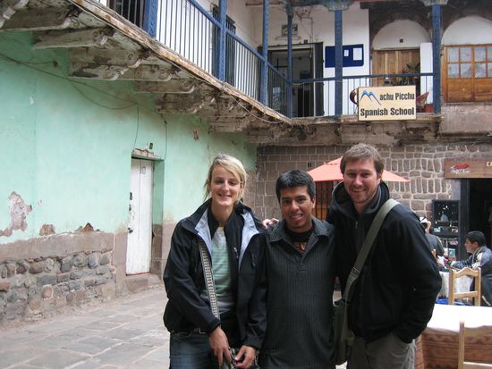 Danté, Marcs "profesor" von 9:00 - 10:45 Uhr, Veras "profesor" von 11:15 - 13:00 Uhr