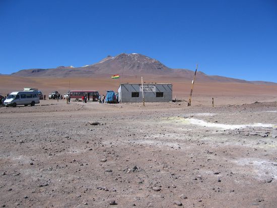 Grenzuebergang auf bolivianischer Seite