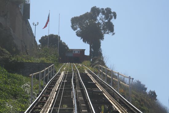 Valparaiso hat 13 Stueck davon, alle zwischen 1883 und 1916 gebaut - was man manchmal auch sieht 
