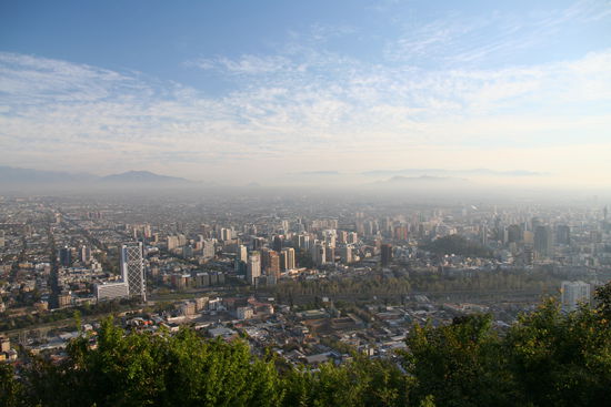 Zentrum von Santiago de Chile (im Hintergrund die Anden)