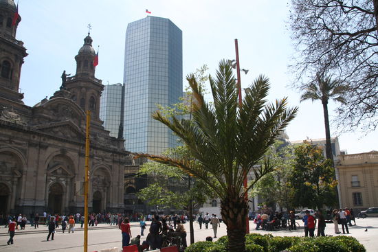 Historisches und Modernes am Plaza de Armas...