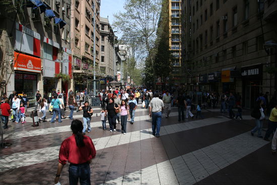 Teil der grossen Fussgaengerzone - (Paseo Ahumada)