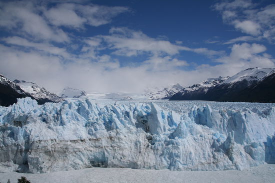 Die Kante soll 1km vom Festland weg sein, es sieht aber aus wie 100m - wir glauben diese Entfernung immer noch nicht, aber der Guide hat immer recht 