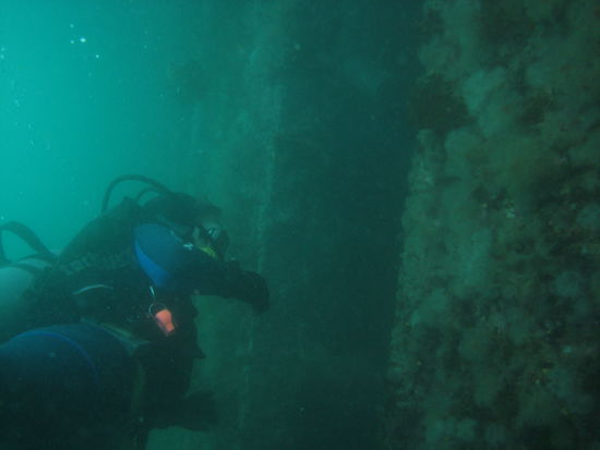 Wracktauchen in einem alten Schiffstrawler