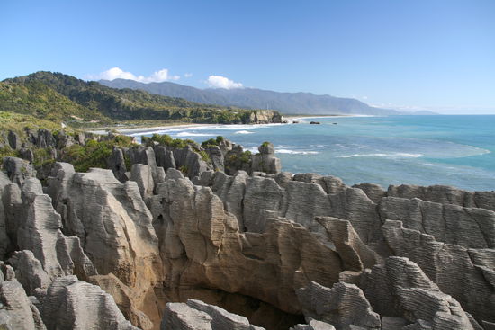 Die "Pancake-Rocks" im Westen der Suedinsel